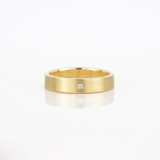 Simple Single Diamond Gold Wedding Band