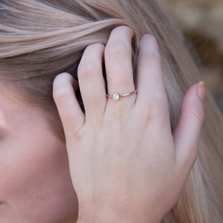 Andromeda - 4mm Moonstone Gold Ring