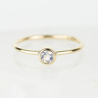 Andromeda - 4mm Moonstone Gold Ring