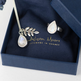 No.232 Teardrop Silver Moonstone Ring